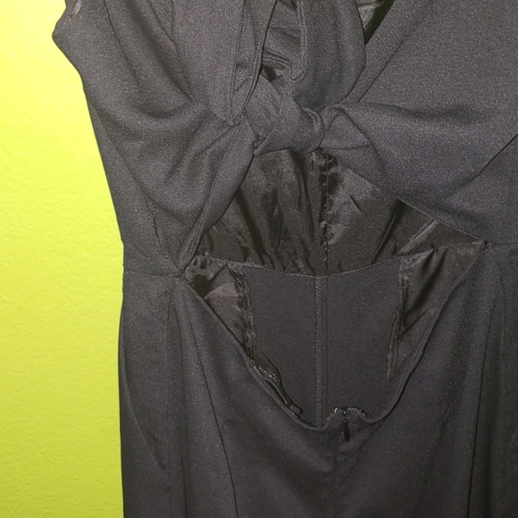 Super elegant but sexy black romper. Great quality - Picture 3 of 3